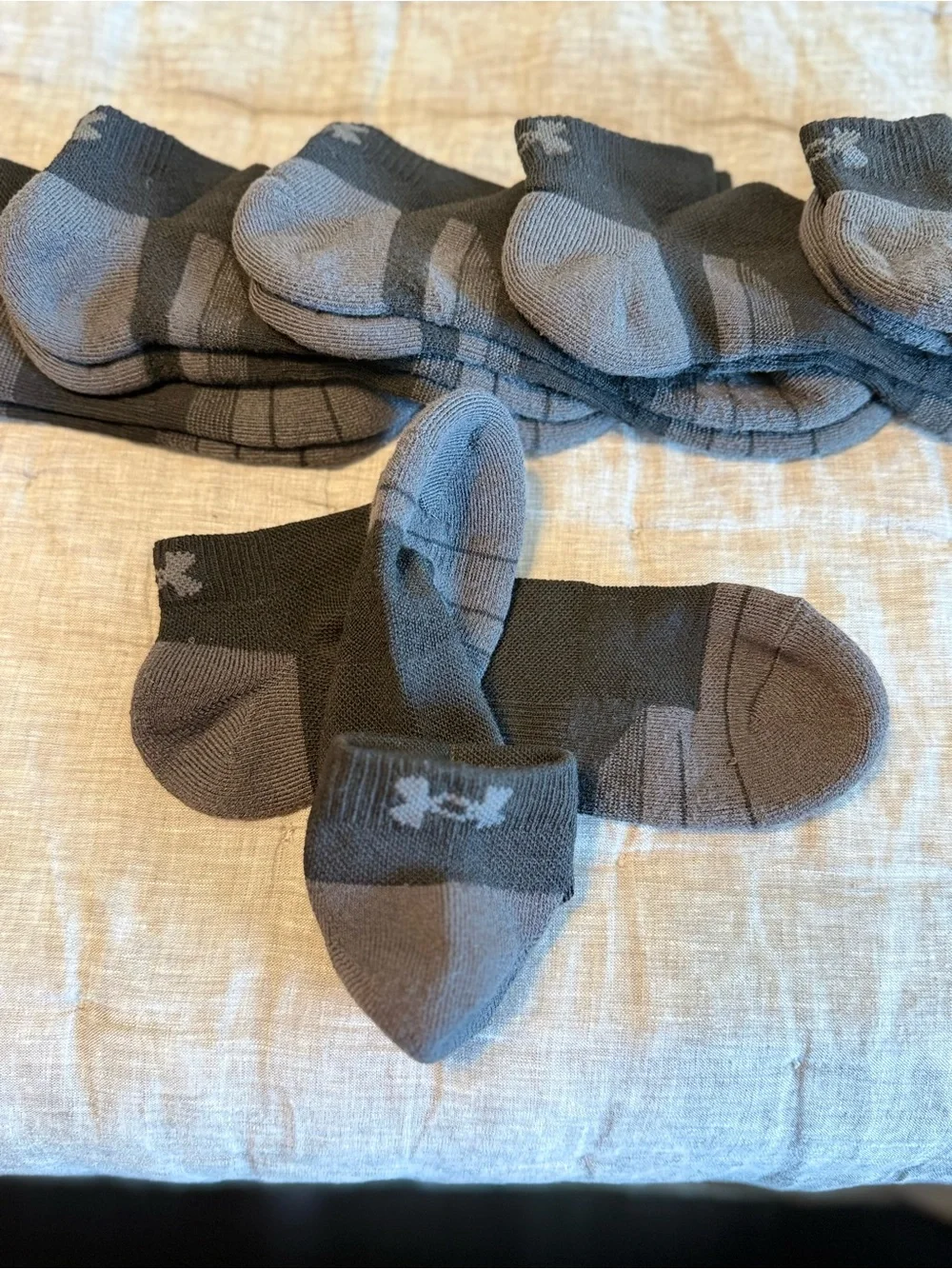 Under Armour Black and Gray Low-Cut Athletic Socks - Pack